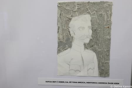 V prostorih občinske stavbe na ogled razstava literarnih in likovnih del na temo Častni občan Kamnika (53)